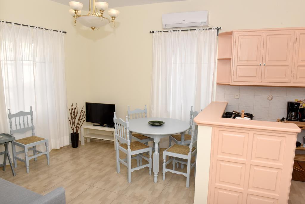 Kalogiannis Apartments 이드라 외부 사진